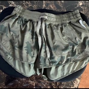 lululemon athletica Women’s Camo Athletic Shorts - Olive Green